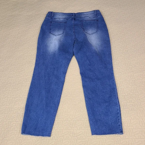 SHEIN distressed butterfly jeans size 2XL - Picture 6 of 8